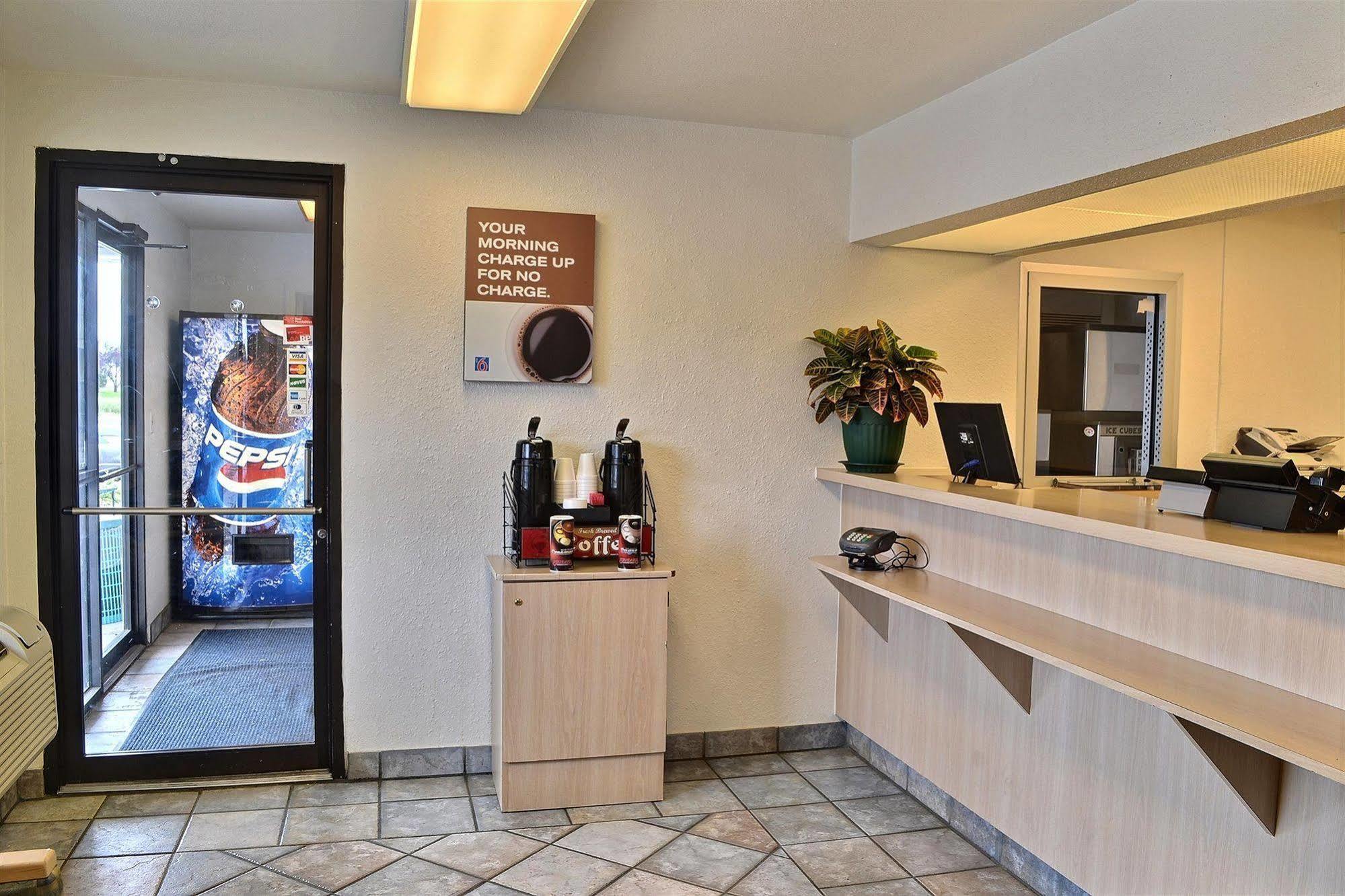 Motel 6-Billings, Mt - South Buitenkant foto
